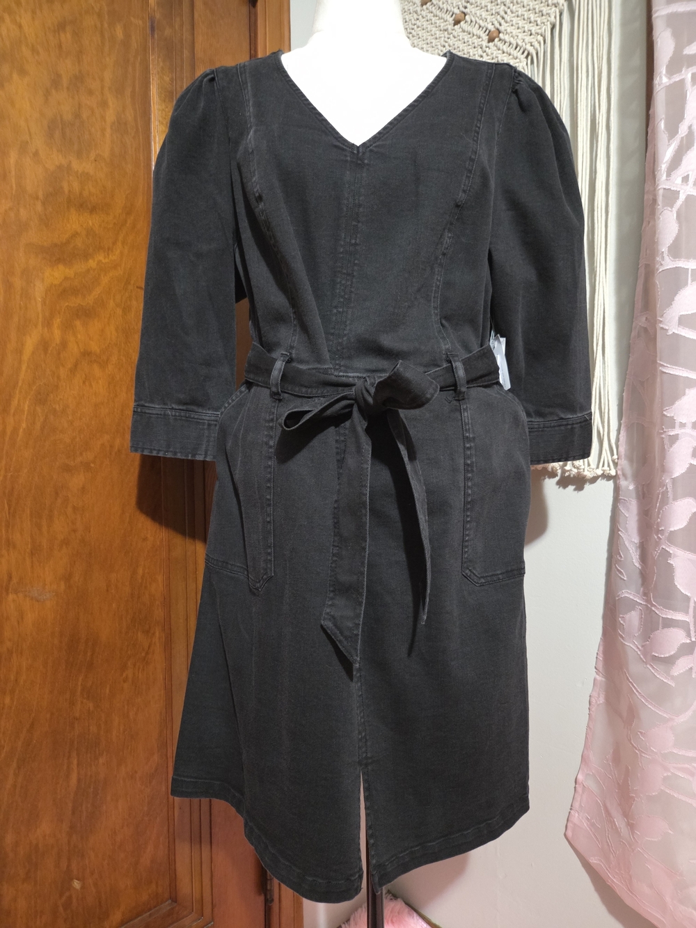 Liz Claiborne Black V-Neck Belted Midi Dress with Pockets